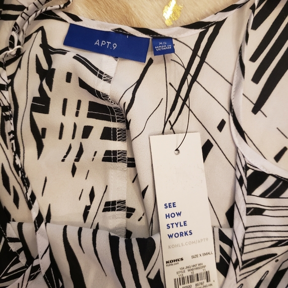 NWT Apt.9 XS Black & White Leaves Tank - Picture 3 of 4